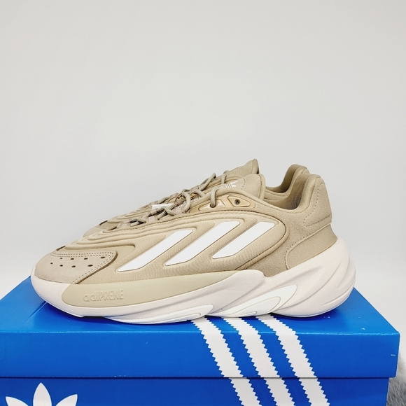 New Adidas Ozelia Women's Running Shoes Size 9 - Picture 2 of 8